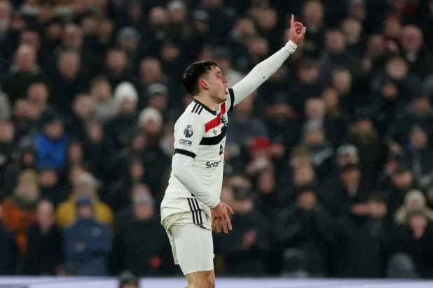 مانويل أوغارتي (رويترز)