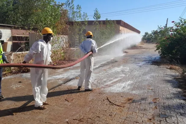 من عمليات التنظيف في المدينة (الدفاع المدني )