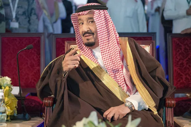 خادم_الحرمين_الشريفين يدشن ويضع حجر الأساس لعدد من المشروعات الصناعية والتنموية في مدينة الجبيل الصناعية في نوفمبر 2016 (واس)