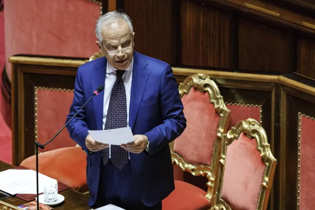 وزير الداخلية الإيطالي ماتيو بيانتيدوزي (أ.ب)