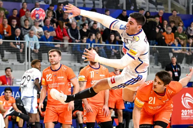 من مواجهة فرنسا وهولندا (إ.ب.أ)