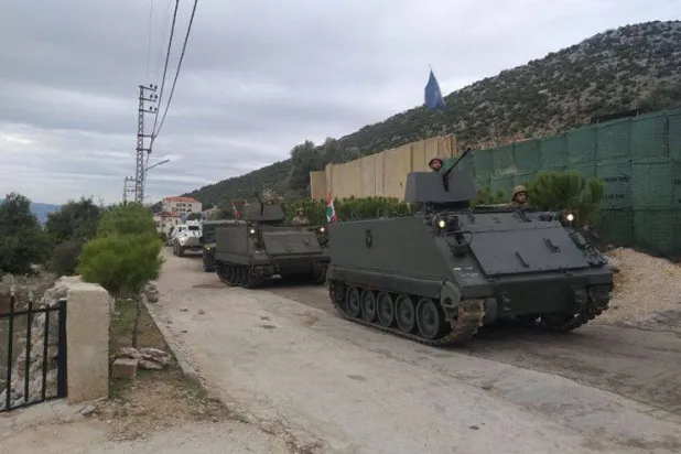 آليات عسكرية تتبع الجيش اللبناني خلال انتشارها في قرى الجنوب (الجيش اللبناني عبر «إكس»)
