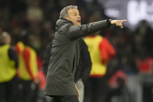 لويس إنريكي (أ.ب)