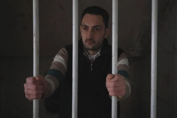 يتناول الفلم الوثائقي شهادات سجناء تعرّضوا لشتّى أنواع التعذيب (الشرق الأوسط)
