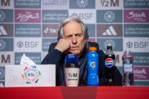 خيسوس مدرب فريق الهلال (تصوير: عيسى الدبيسي)