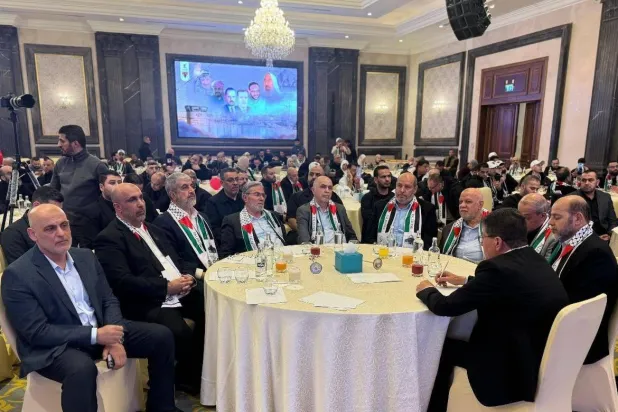 قيادات من «حماس» تشارك في حفل استقبال الأسرى المبعدين والموجودين بالقاهرة (حماس - وسائل تواصل اجتماعي)