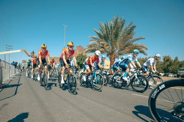 «طواف العُلا» 2025 يستمر حتى السبت المقبل (الاتحاد السعودي للدراجات)