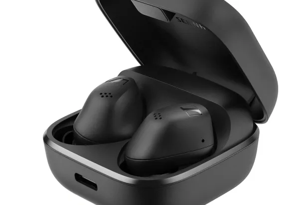 • سماعات «سينهايزر أكسينتوم»