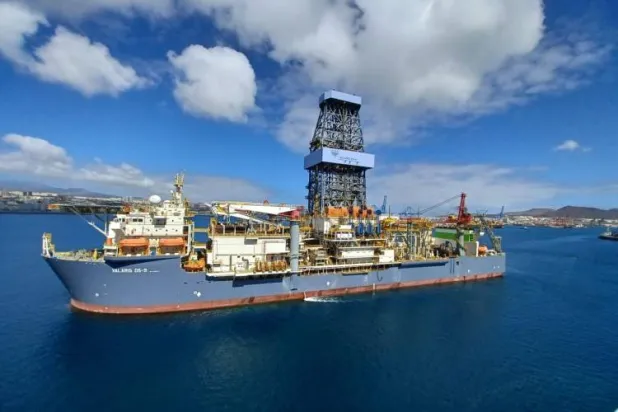 سفينة حفر في المياه المصرية الإقليمية (وزارة البترول المصرية)