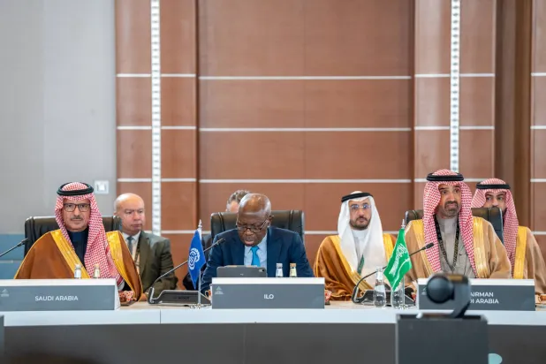 جانب من أعمال الطاولة المستديرة بحضور وزراء العمل في الرياض (الشرق الأوسط)