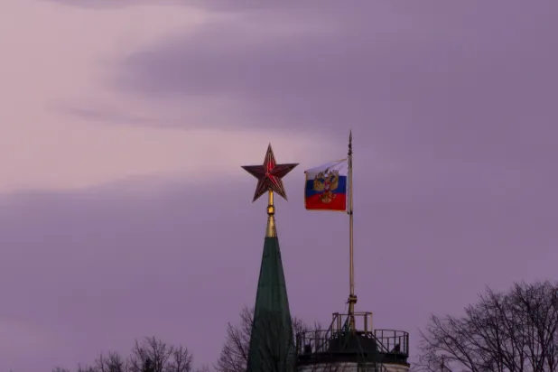 دبلوماسي روسي يقول إن بلاده قد تكون في حاجة لتوسيع وتحديث ترسانتها النووية (أ.ب)