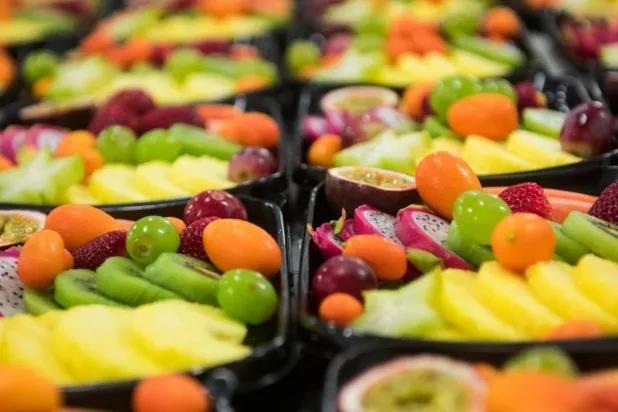 تناول الطعام الصحي يساعدك كما الرياضة في الحفاظ على صحتك (شبكة سي إن إن)