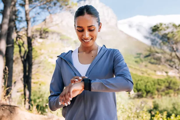 كيف يمكنني متابعة تقدمي والتزامي في التمارين المنزلية؟