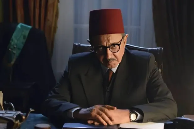 الفنان عبد العزيز مخيون في لقطة من أحد أعماله (حسابه بموقع فيسبوك)