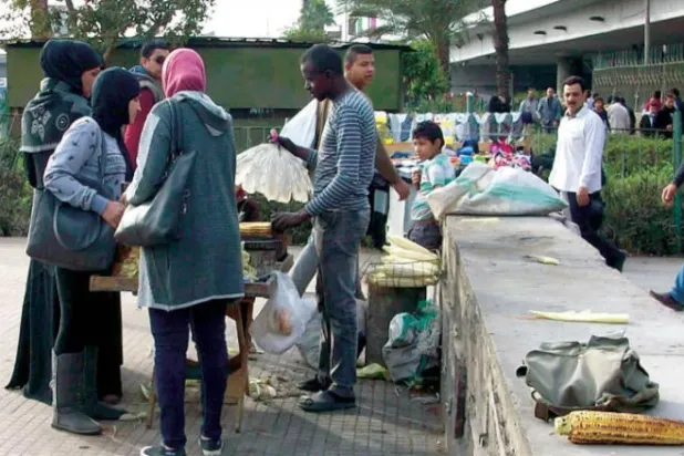بائع ذرة في ميدان عبد المنعم رياض وسط القاهرة («الشرق الأوسط»)
