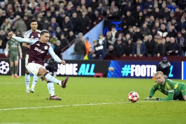 روجرز يجيد الوصول إلى شباك الخصوم ببراعة (د.ب.أ)