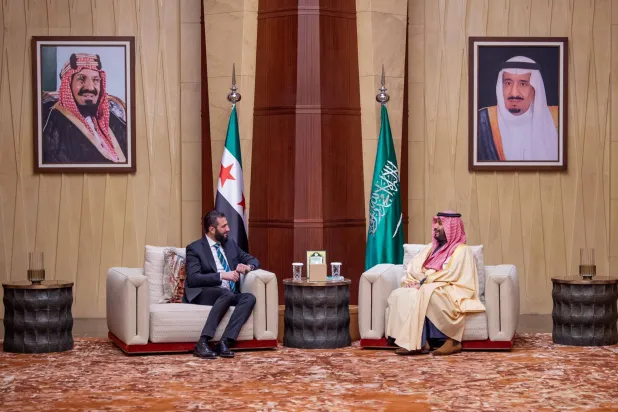 
 
ولیعهد سعودی از رئیس دولت انتقالی سوریه در ریاض استقبال کرد (واس)