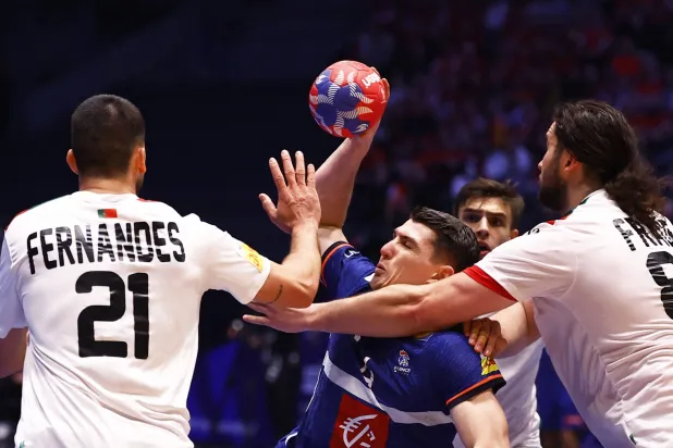 ختام مثير الليلة لمونديال اليد (رويترز)