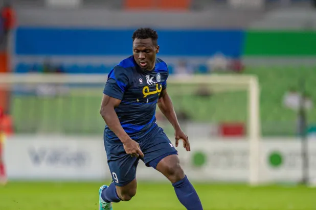 باتو سبق له تمثيل الأخدود قبل موسمين (نادي الأخدود) 