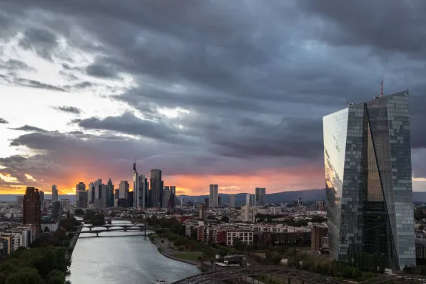 منظر للبنك المركزي الأوروبي في فرنكفورت (د.ب.إ)