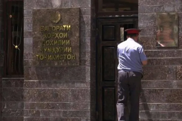 لقطة من تسجيل فيديو لمدخل وزارة الداخلية الطاجيكية في دوشنبه (متداولة)