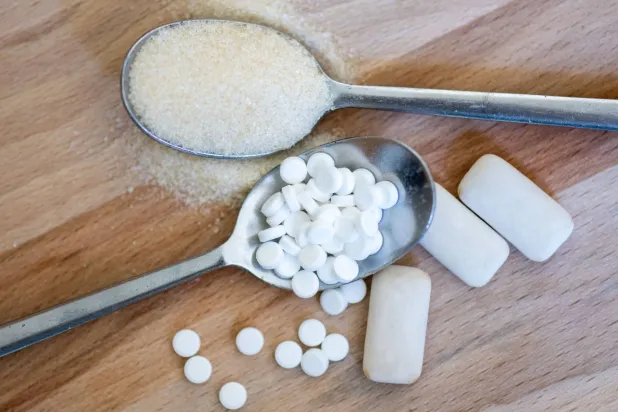 مادة الأسبارتام موجودة في أكثر من 6 آلاف منتج (د.ب.أ)