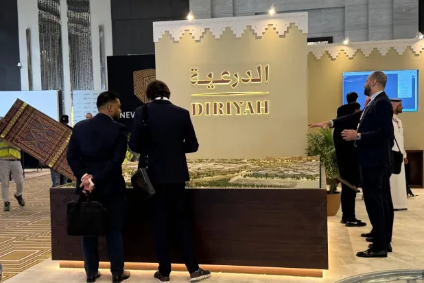 جناح شركة «الدرعية» في منتدى قادة التجزئة العالمي 2025 (تصوير: تركي العقيلي)