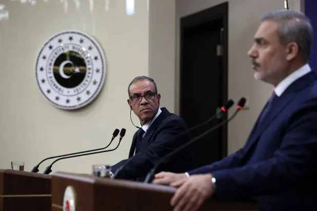 Turkish Foreign Minister Hakan Fidan (R) and Egyptian Foreign Minister Badr Abdelatty (L) attend a joint press conference after their meeting in Ankara, Türkiye, 04 February 2025. (EPA) 