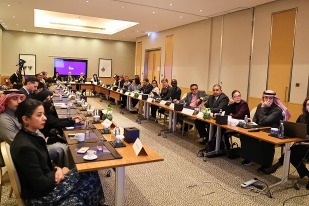 شاركت في النقاش نخبة من صانعي السياسات والخبراء والدبلوماسيين وقادة القطاع الخاص (SRMG)