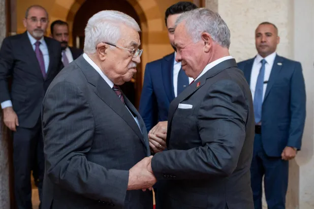 العاهل الأردني عبد الله الثاني يلتقي الرئيس عباس يوم الأربعاء لتنسيق المواقف بعد تصريحات ترمب (القصر الملكي)