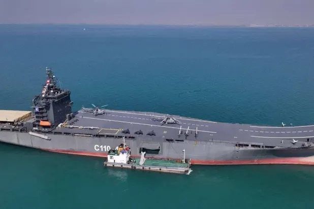 «الحرس الثوري» يدشن حاملة مسيَّرات