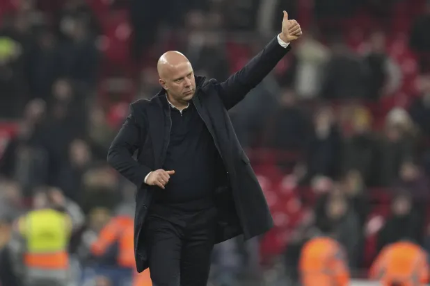 أرني سلوت المدير الفني لفريق ليفربول (أ.ب)