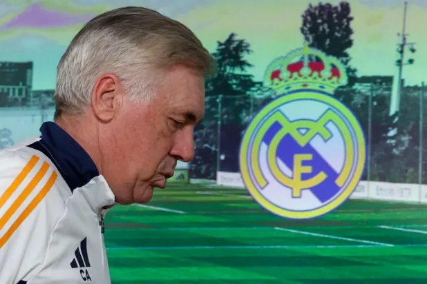 انشيلوتي اعترف أن الريال في وضع صعب (إ.ب.أ)