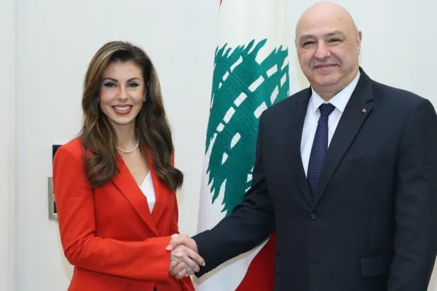 المبعوثة الأميركية تطالب باستبعاد «حزب الله» من الحكومة المبعوثة الأميركية تطالب باستبعاد «حزب الله» من الحكومة