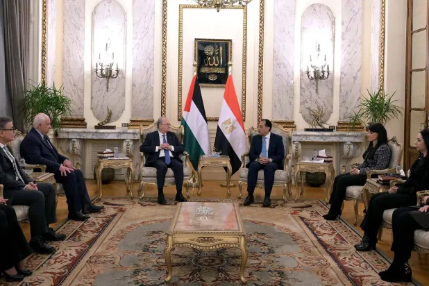 
گفتگوهای مصری و فلسطینی در قاهره بر مخالفت با «فراخوان های کوچاندن» فلسطینان تاکید کردند (دفتر نخست وزیری مصر)