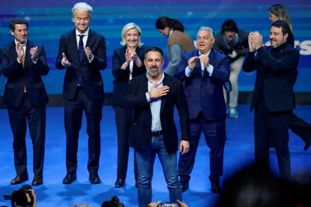 عدد من أشهر قيادات اليمين يتصدرهم زعيم اليمين الإسباني (رويترز)