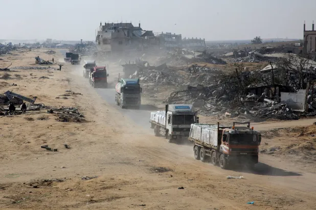 قافلة مساعدات للفلسطينيين في رفح الأسبوع الماضي (رويترز)