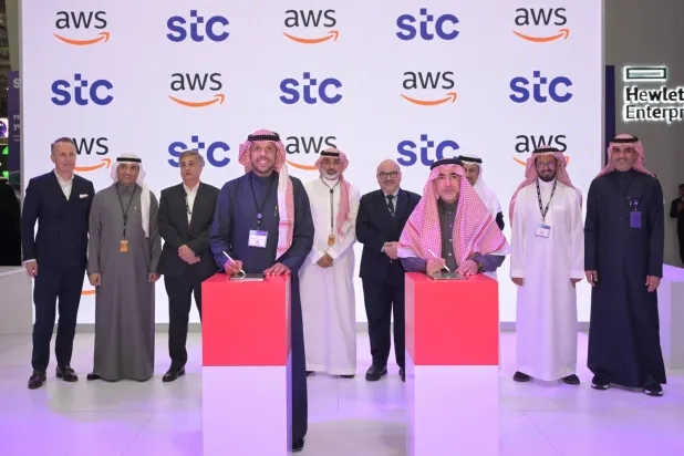 «stc» و«AWS» تعلنان عن شراكة استراتيجية لدفع أجندة التحول الرقمي