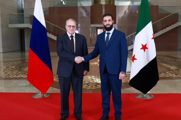 Suriye Devlet Başkanı Ahmed eş Şara, Rusya Dışişleri Bakan Yardımcısı Mihail Bogdanov ile geçen ocak ayında Şam'da görüştü (Arşiv-Suriye Cumhurbaşkanlığı)