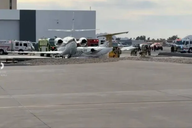 الطائرة الخاصة التي انحرفت عن المدرج واصطدمت بطائرة رجال أعمال (متداولة)