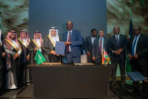 تبادل وثائق تأسيس مجلس الأعمال السعودي - الكيني (اتحاد الغرف السعودية)