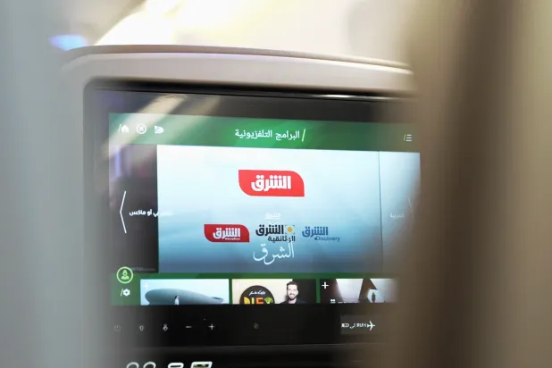 مجموعة مختارة من المحتوى المميز الذي تنتجه شبكة «الشرق» على شاشات طائرات الخطوط السعودية (الشرق الأوسط)