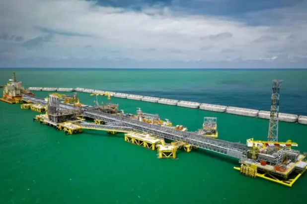 أنابيب لنقل الغاز الطبيعي المسال في ساحل السنغال (غرفة الطاقة الأفريقية)