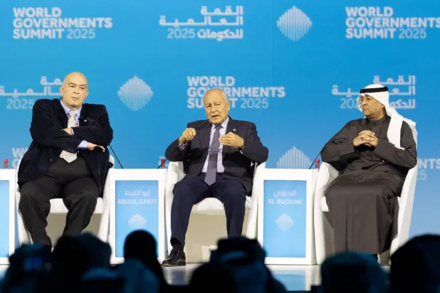 أبو الغيط والبديوي خلال مشاركتهما في «القمة العالمية للحكومات» (إنترنت)