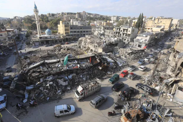 مشهد للدمار الذي أحدثه القصف الإسرائيلي لمدينة النبطية جنوب لبنان (أ.ف.ب)