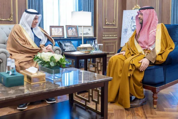 الأمير فيصل بن خالد بن عبد العزيز مستقبلاً وزير المياه والبيئة والزراعة (واس)