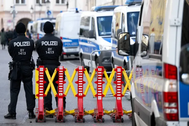 الاستعدادات الأمنية في ميونيخ قبيل انطلاق مؤتمر الأمن يوم الجمعة (د.ب.أ)