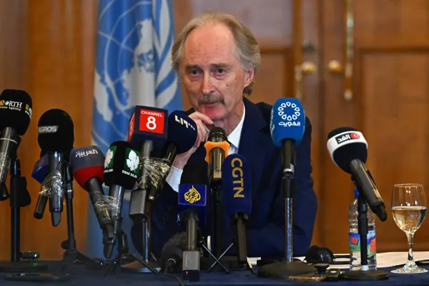 المبعوث الخاص للأمم المتحدة إلى سوريا غير بيدرسن يحضر مؤتمراً صحافياً في دمشق الأربعاء (رويترز)