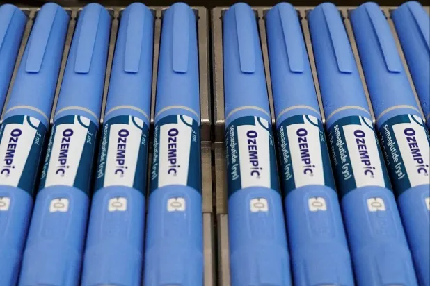 حقن «أوزمبيك» الأسبوعية قد تساعد على الإقلاع عن الكحول والتدخين (رويترز)