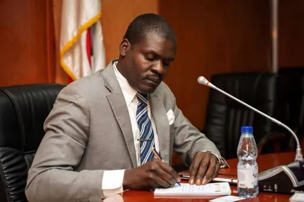 نصر الدين عبد الباري وزير العدل السابق الأبرز تأييداً لقيام حكومة موازية (الشرق الأوسط)